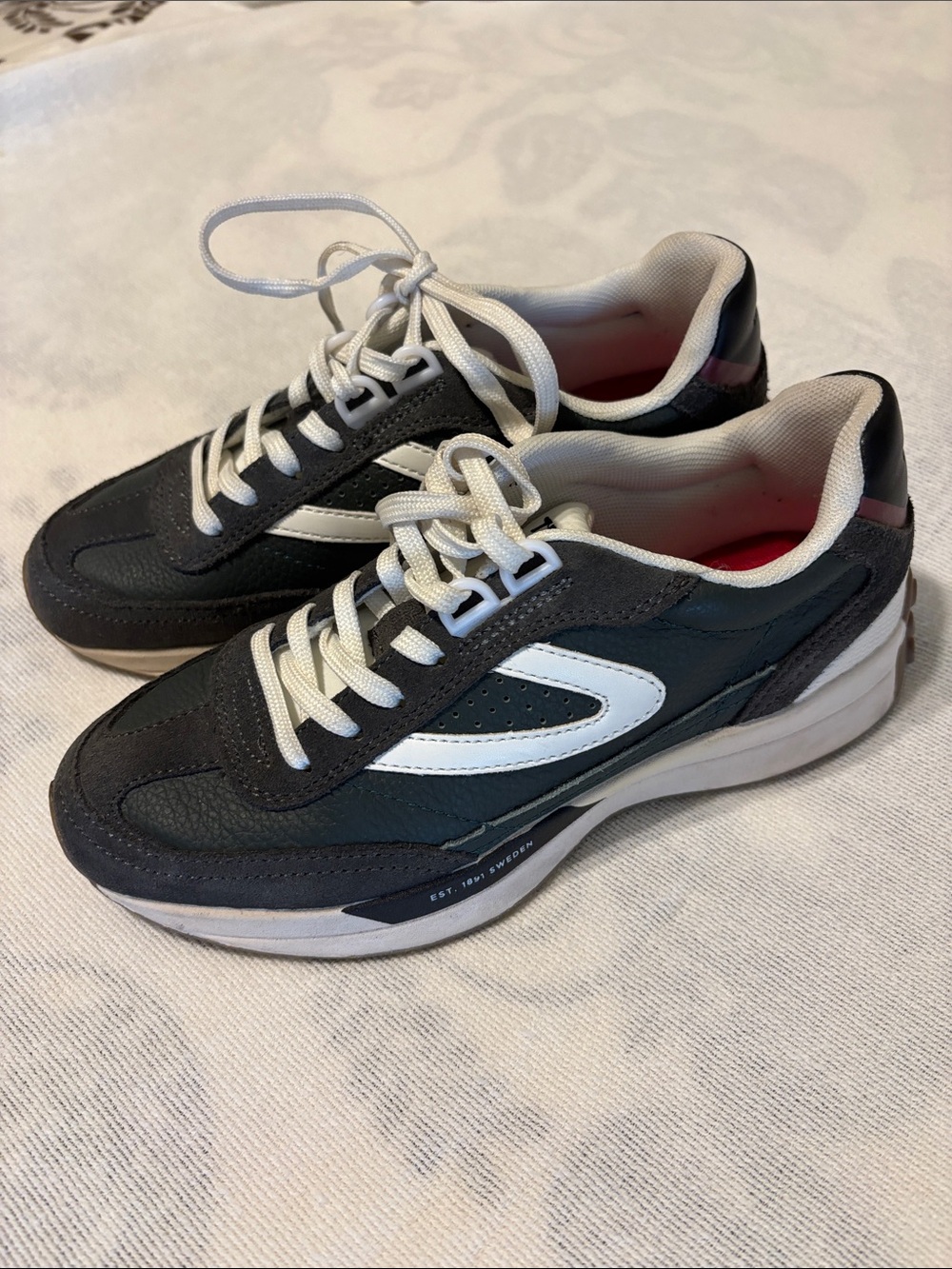 Tretorn Black & White Low-Top Sneaker with Red Insole